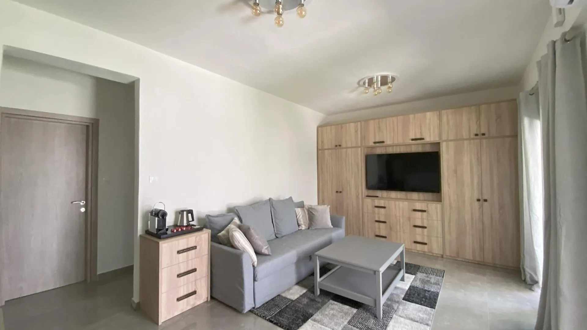 Nikiti Sunrise Apartments 別荘