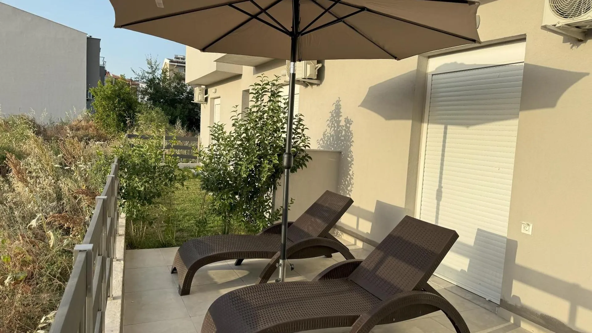 Nikiti Sunrise Apartments ニキティ
